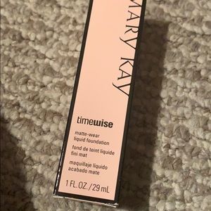 Marykay ivory 4 foundation matte wear